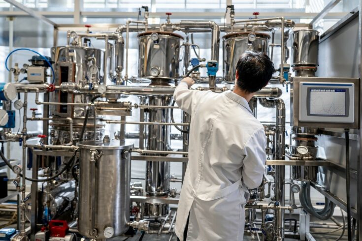 Back view of a student in a laboratory