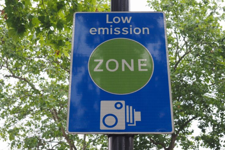 Low emission zone sign in London