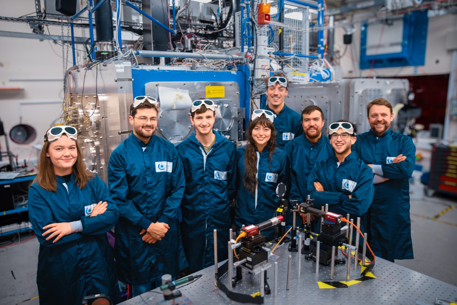 Scientists unlock new route to extreme light intensification